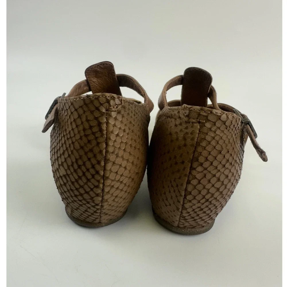 Eric Michael Brown Snakeskin Textured Strappy T-Strap Sandals Spain Women 39 8.5